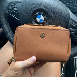 Tory Burch Smartphone Wristlet